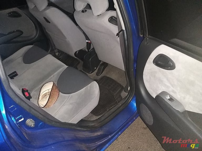 2002' Honda Fit GD1 photo #3