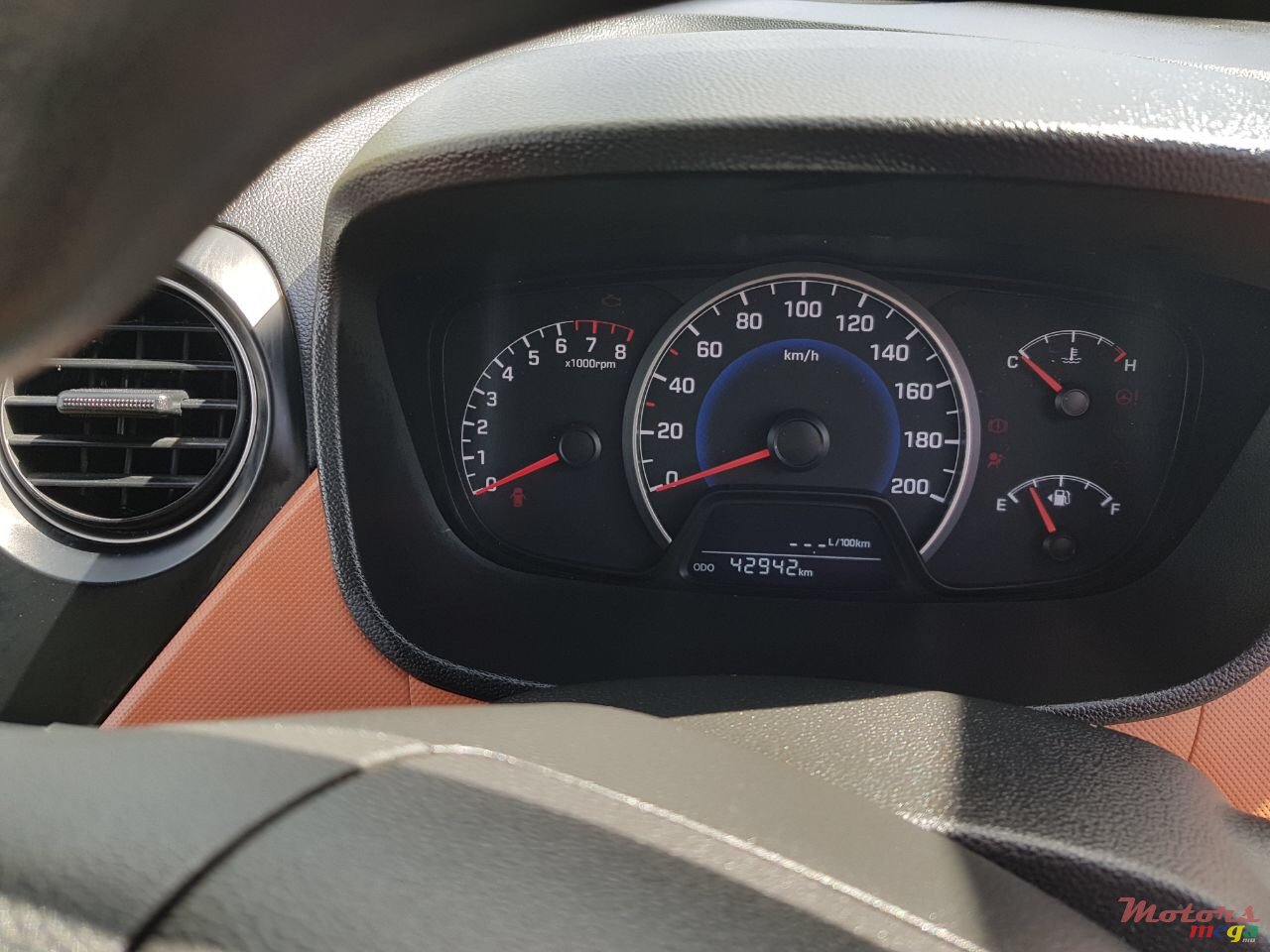 2014' Hyundai i10 Grande i10 photo #3