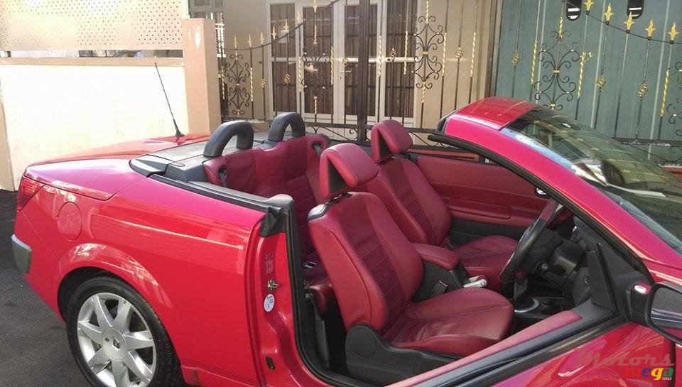 2007' Renault Megane Cabriolet photo #4