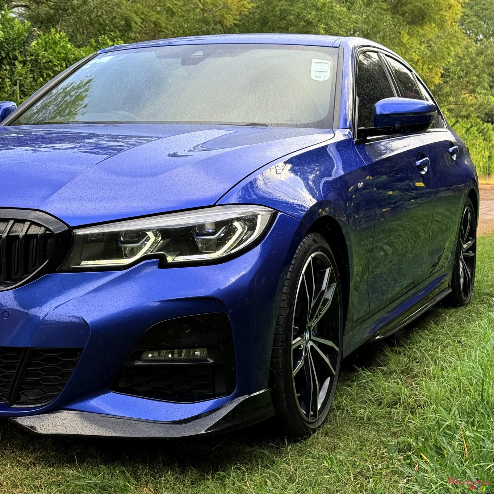 2019' BMW 330 photo #5