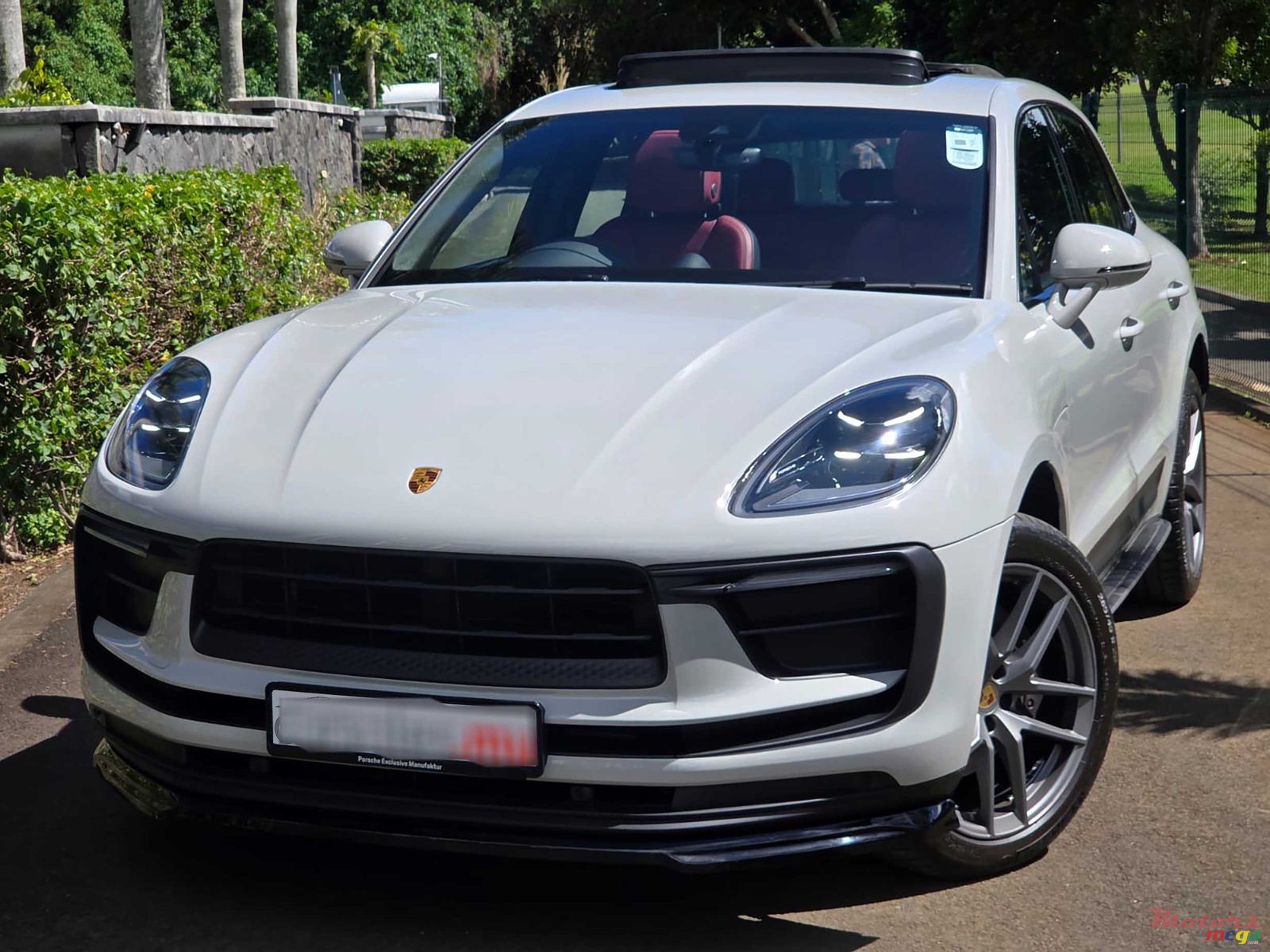 2022' Porsche Macan 2.0 photo #1