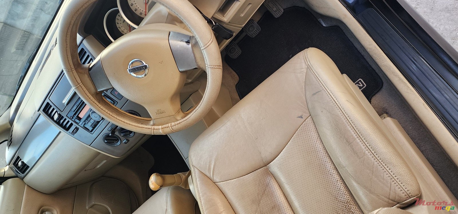 2012' Nissan Tiida photo #5