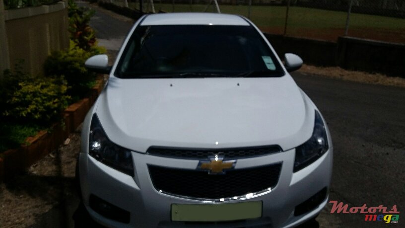2011' Chevrolet Cruze photo #1