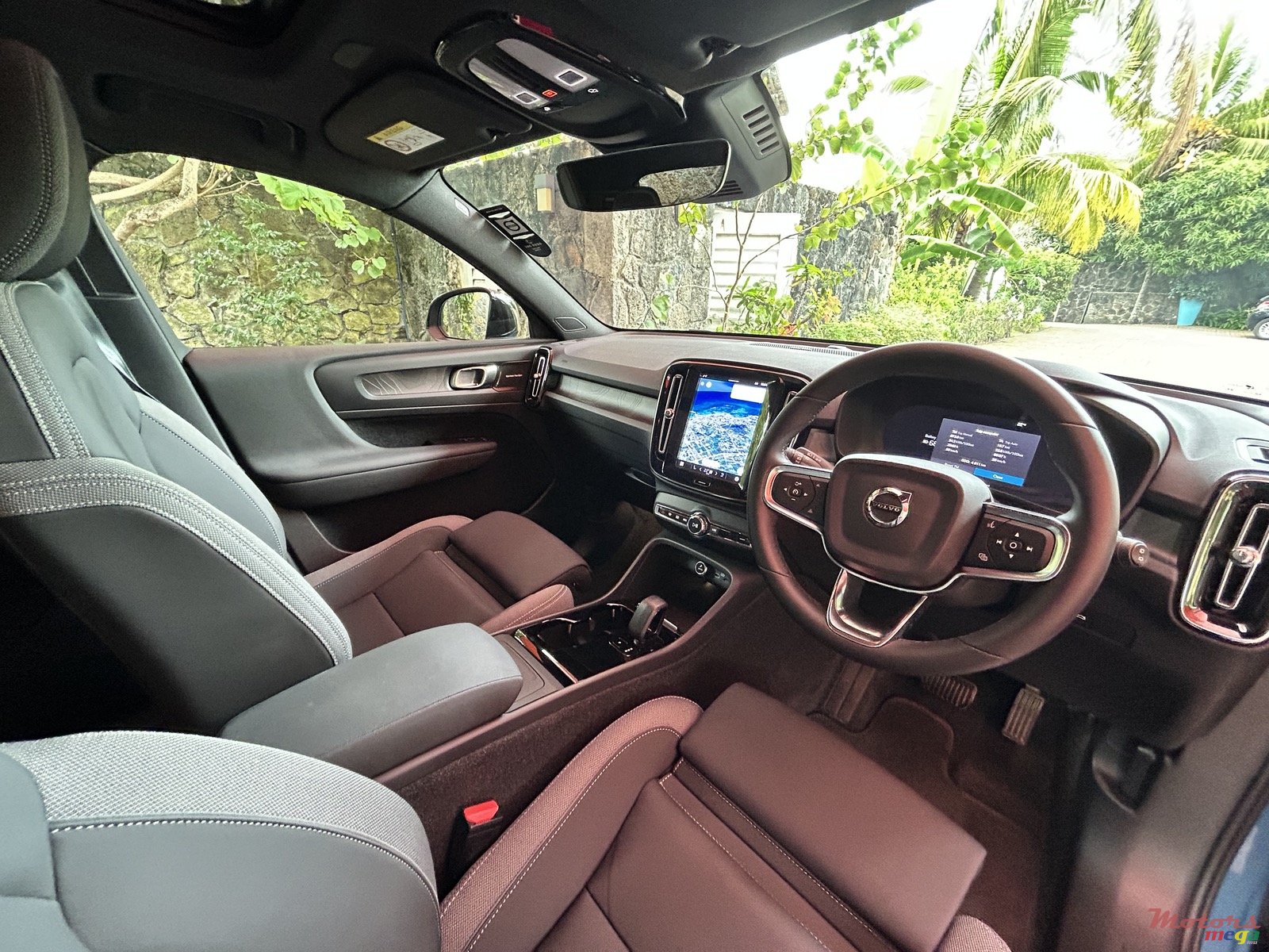 2023' Volvo XC40 Recharge Twin photo #5