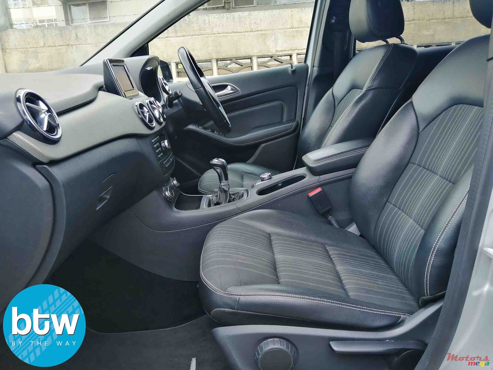 2013' Mercedes-Benz B 200 photo #5