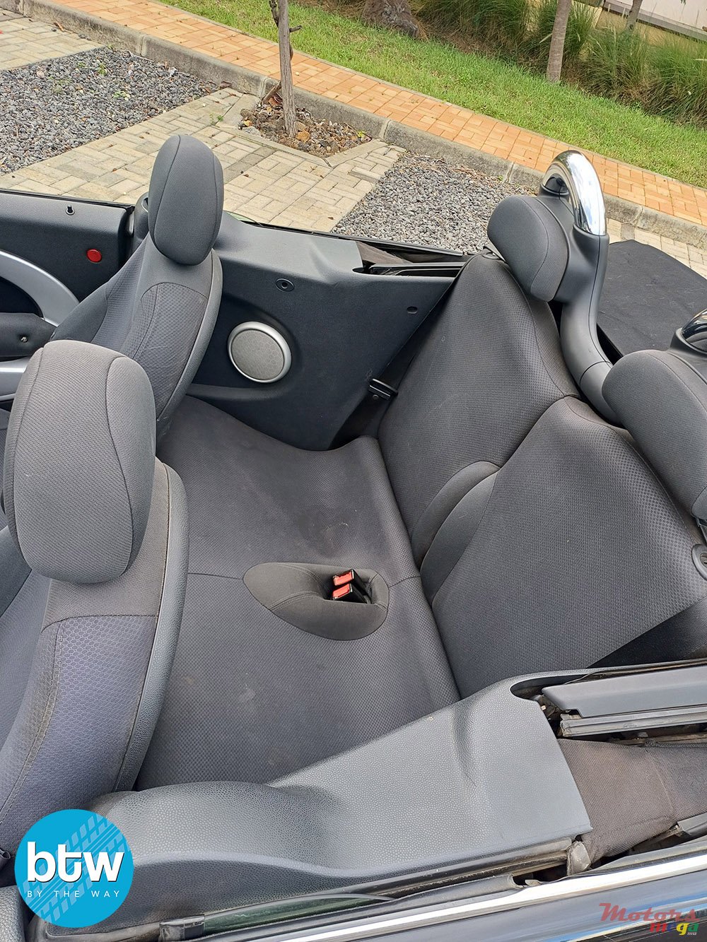 2007' MINI Cooper Cabrio photo #5