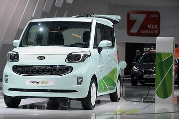 Auto Makers Criticize Seoul Over Electric Cars