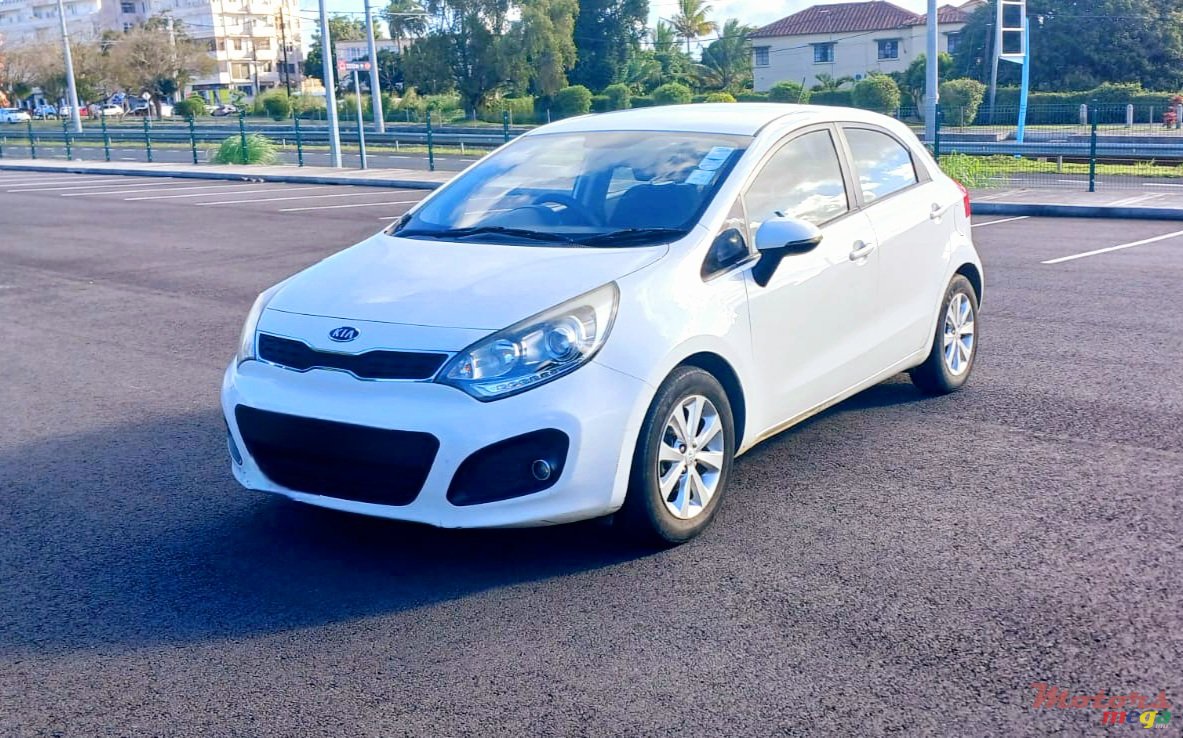 2012' Kia Rio photo #3