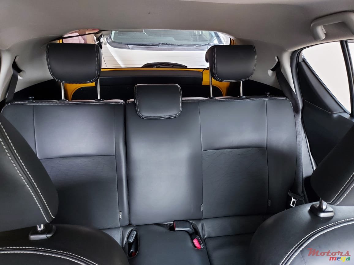 2015' Toyota Aqua photo #5