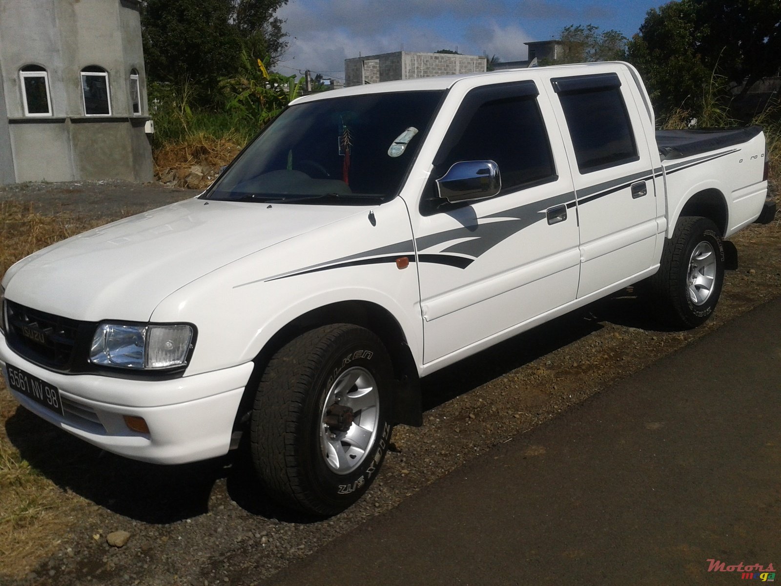 1998' Isuzu photo #1