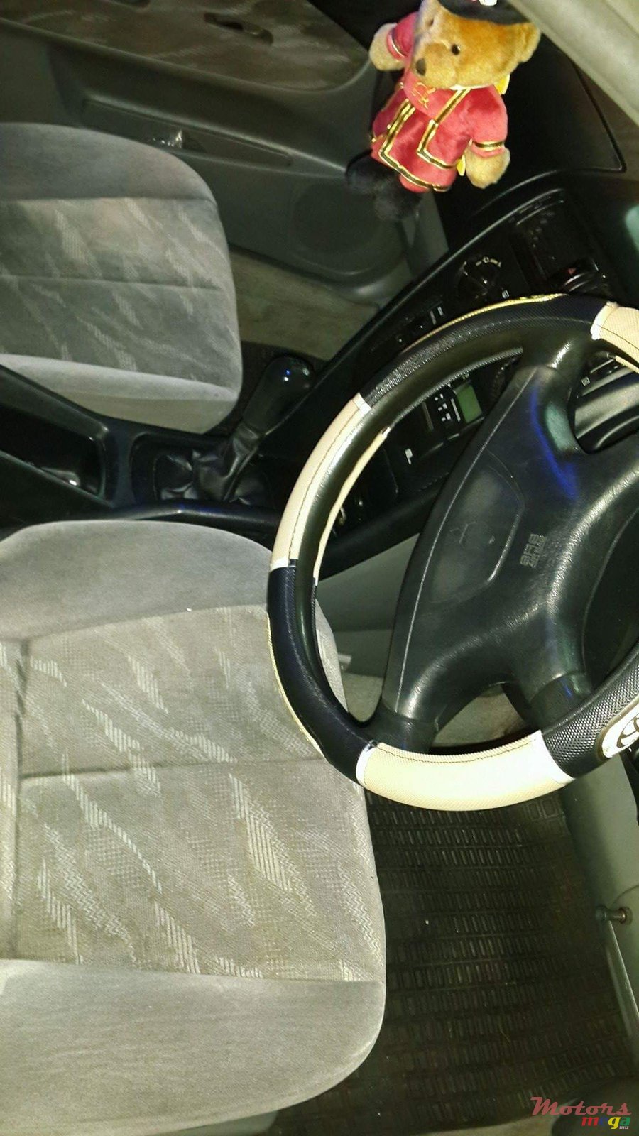 2004' Mitsubishi Galant photo #2