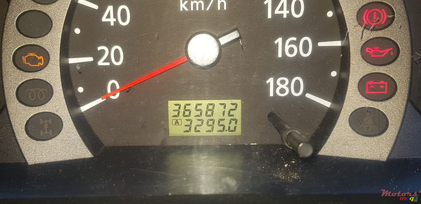 2004' Nissan Urvan Frigo photo #4