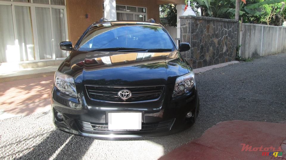 2012' Toyota Corolla Fielder photo #1