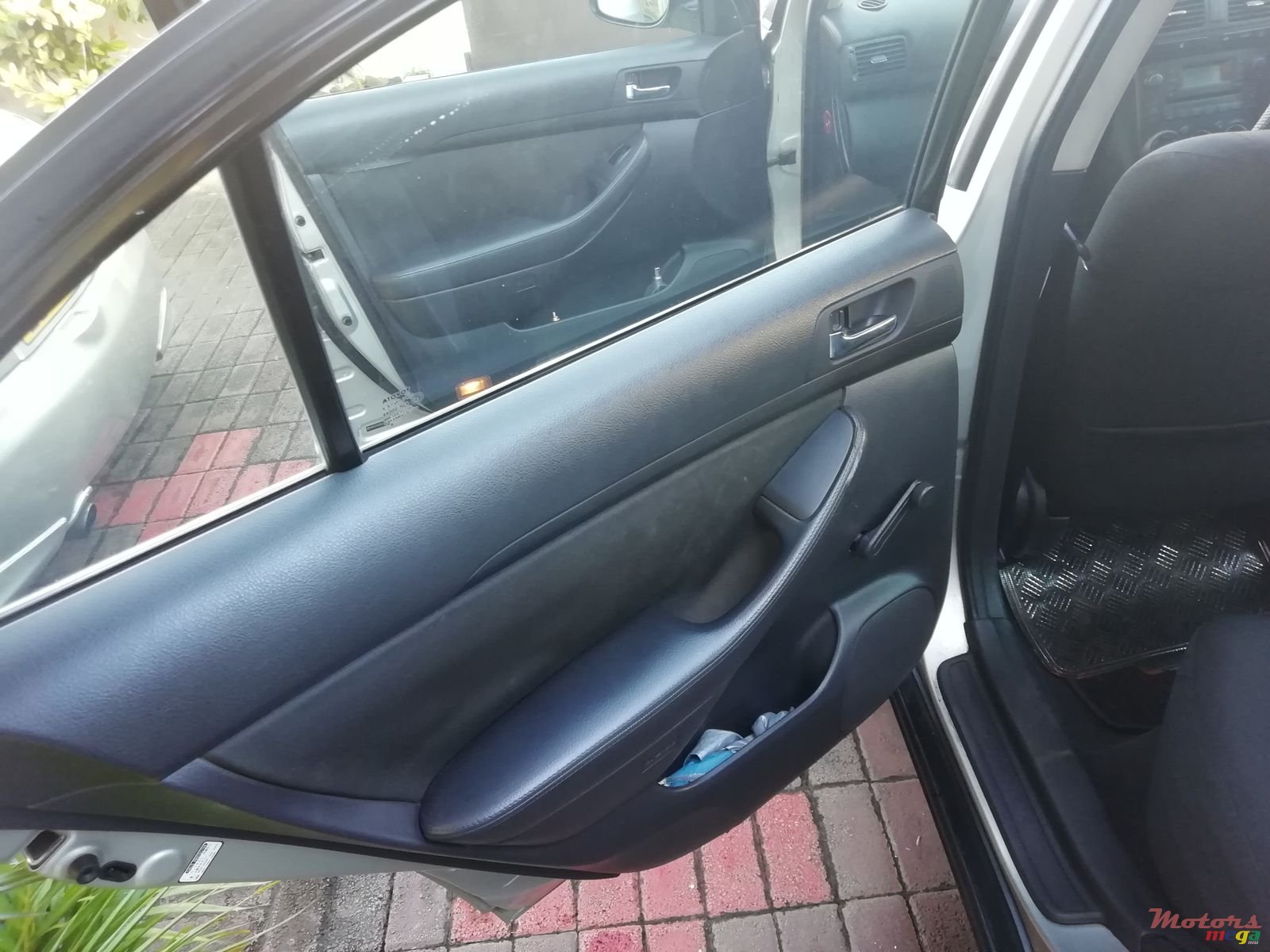 2008' Toyota Avensis photo #7