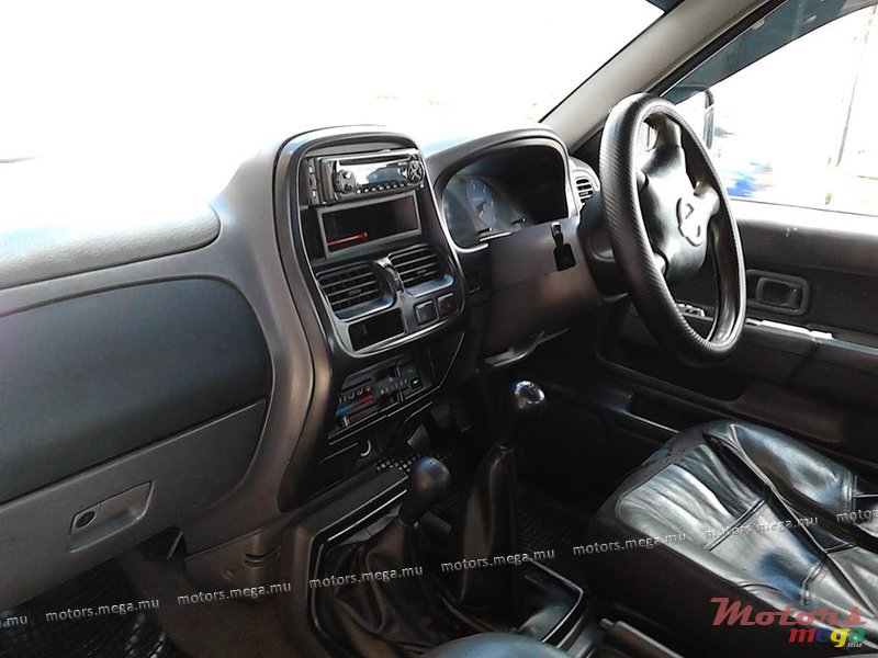 2003' Nissan photo #5