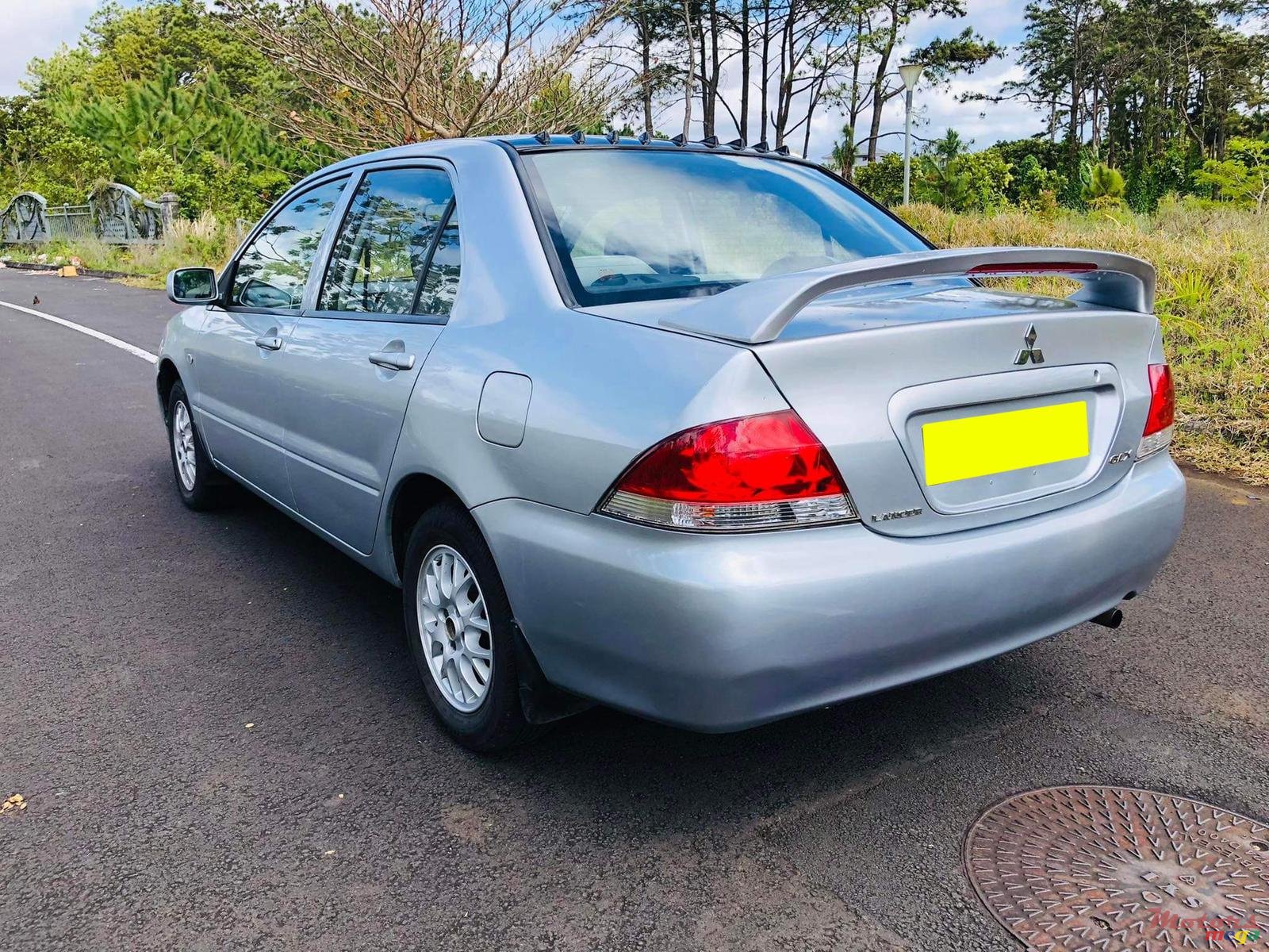 2009' Mitsubishi Lancer Glx photo #1
