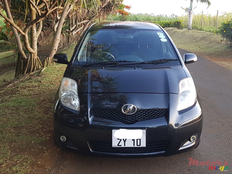 2010' Toyota Vitz photo #4