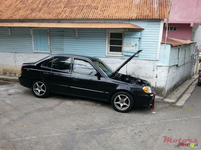 2002' Hyundai Accent photo #1