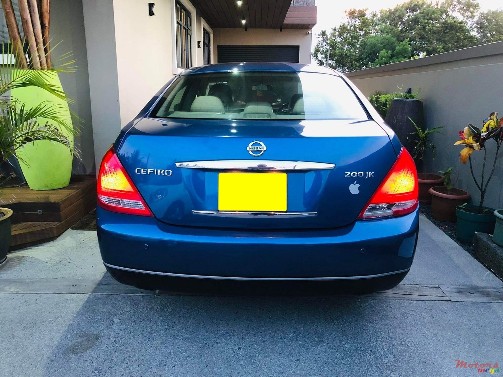 2004' Nissan Cefiro photo #3