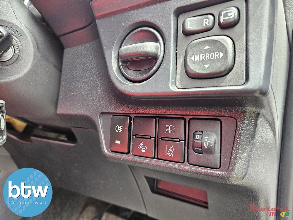 2019' Toyota Axio photo #6