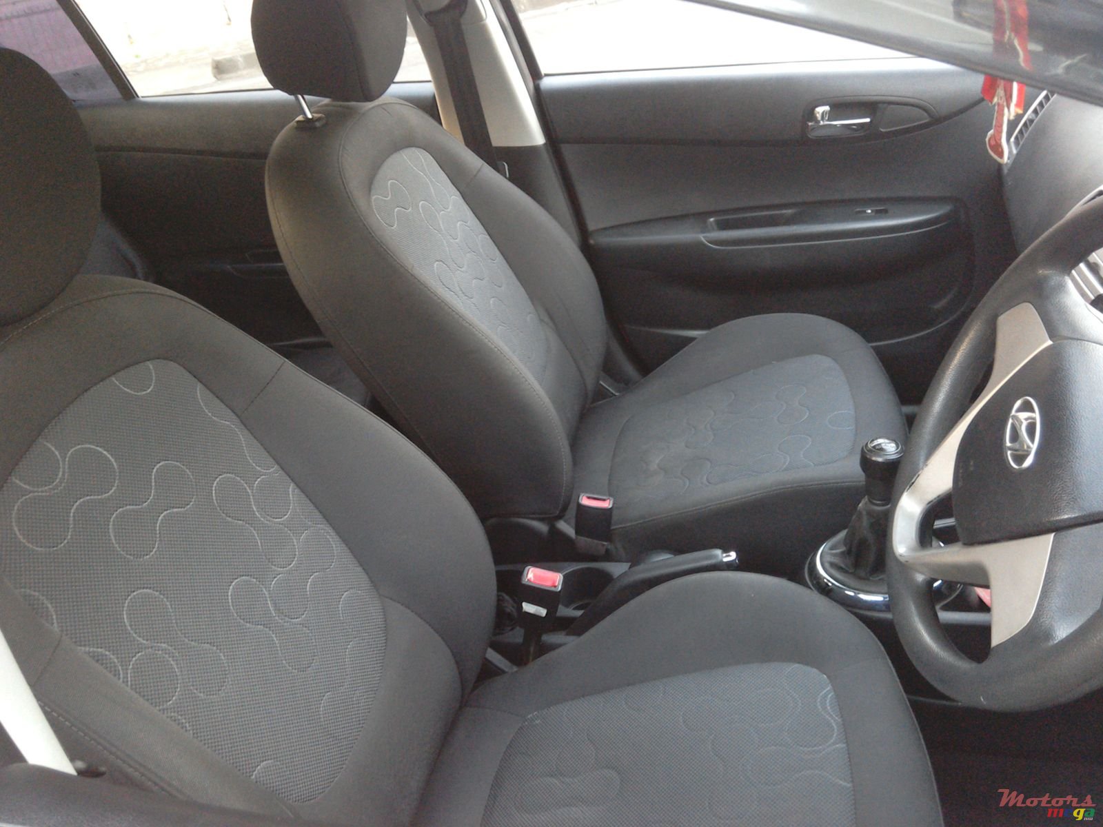 2011' Hyundai i20 photo #7