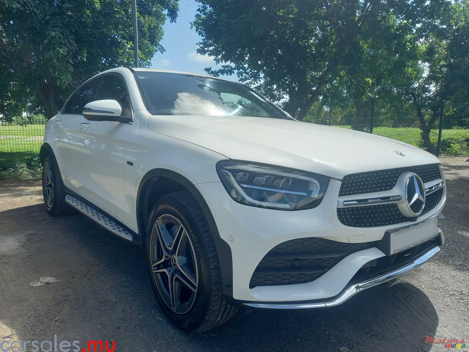 2020' Mercedes-Benz GLC 300 e Plug In Hybrid AMG photo #2