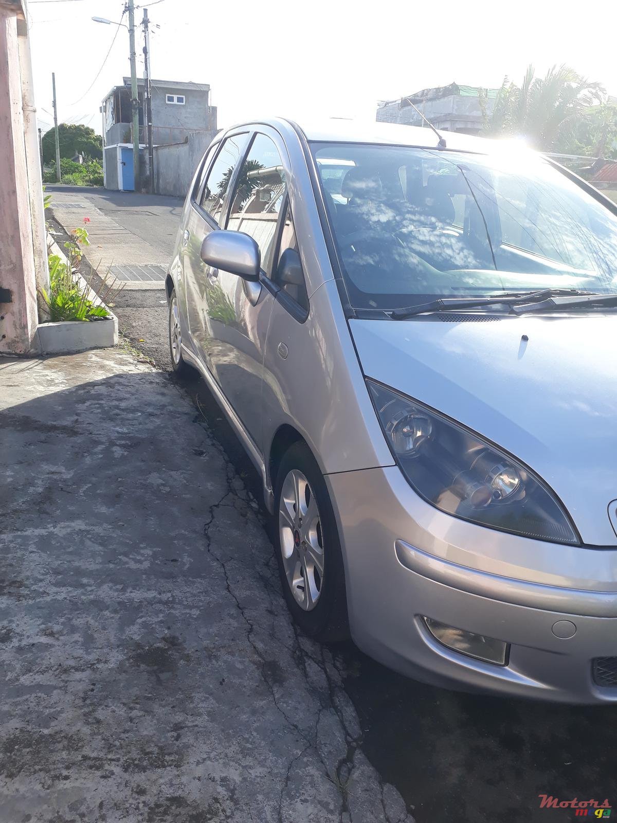 2003' Mitsubishi Colt photo #5