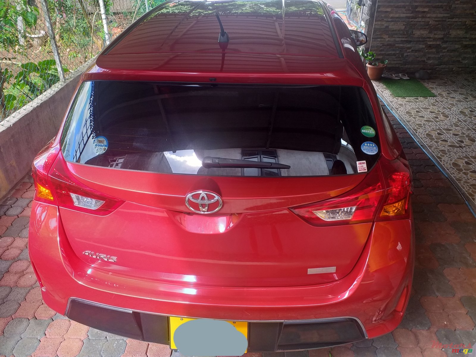 2013' Toyota Auris photo #5