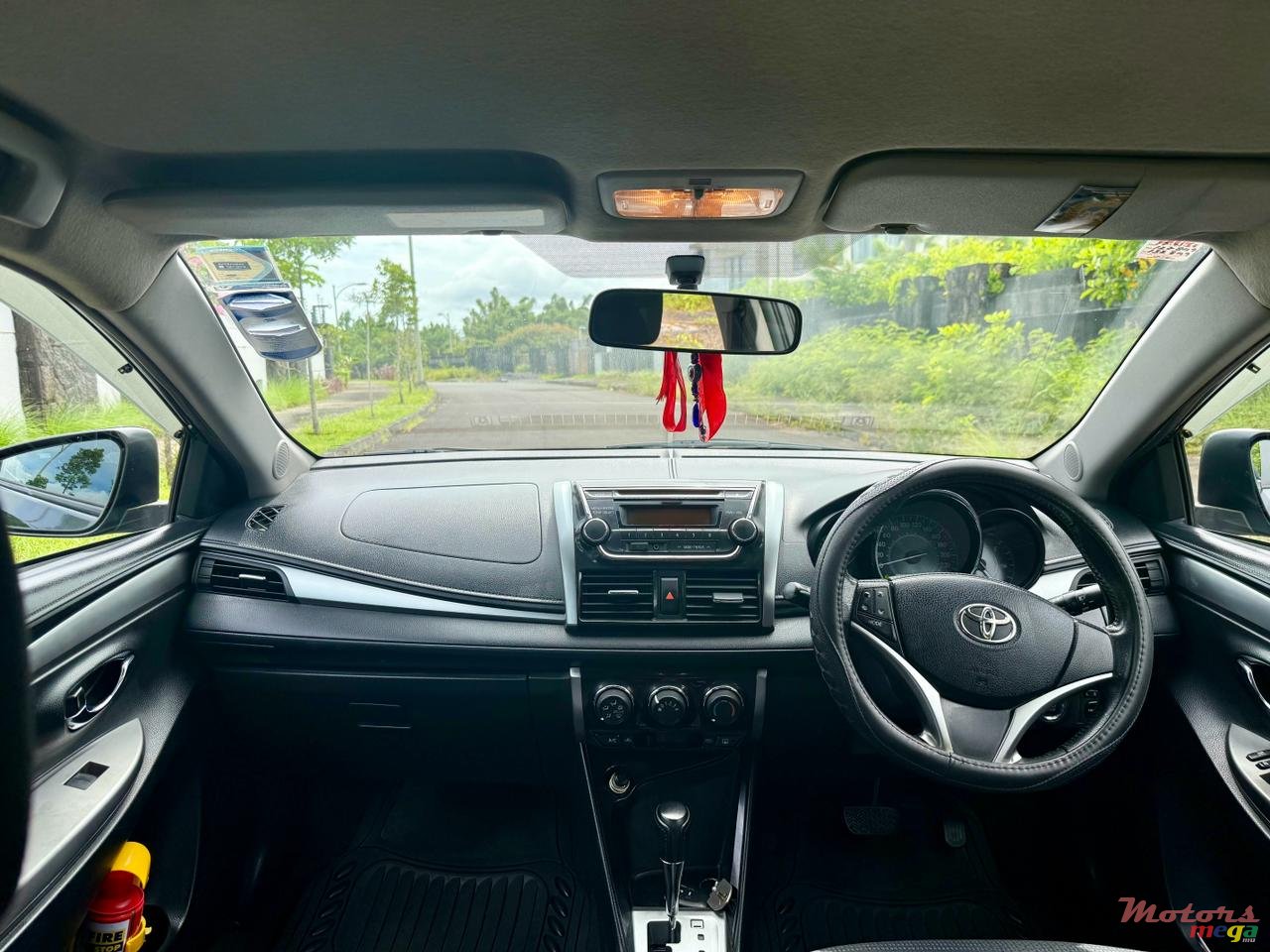 2017' Toyota Yaris photo #7