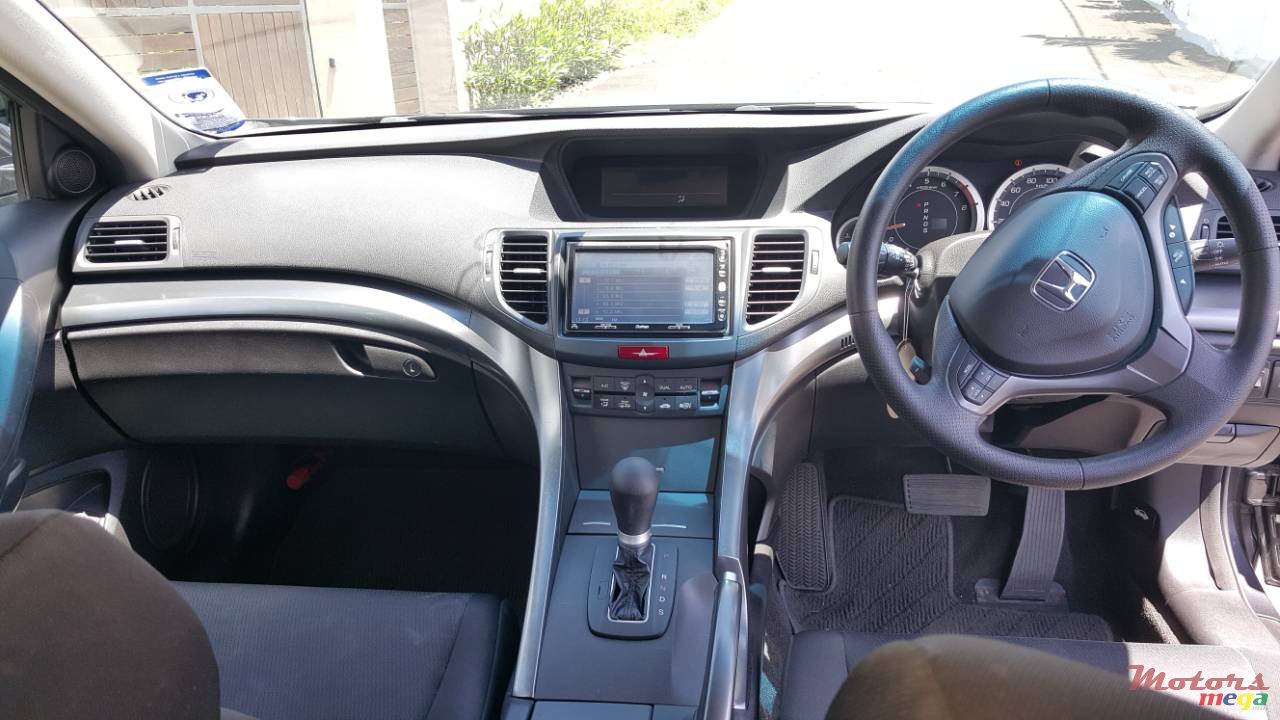 2011' Honda Accord photo #4