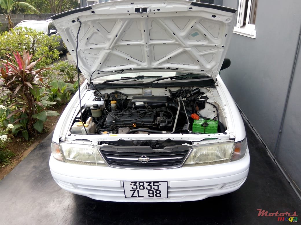 1998' Nissan Sunny photo #2