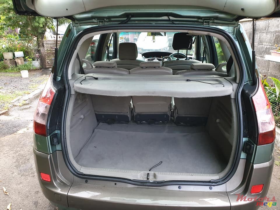 2005' Renault Scenic photo #6