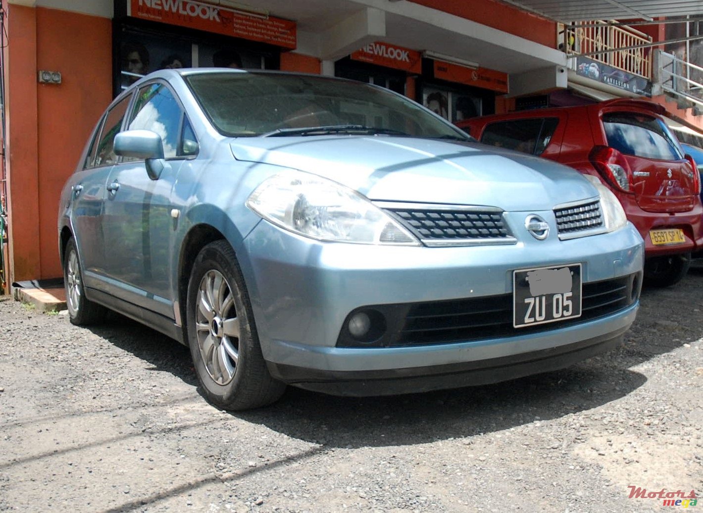 2005' Nissan Tiida photo #2