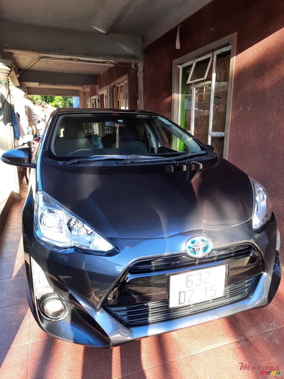 2015' Toyota Aqua photo #5