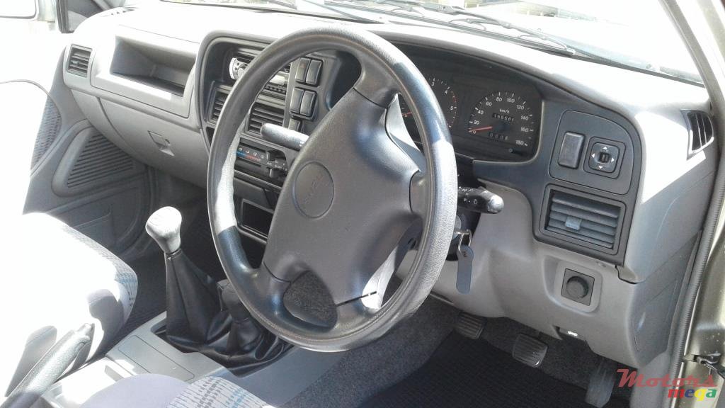 2003' Isuzu KB Series Japan photo #2