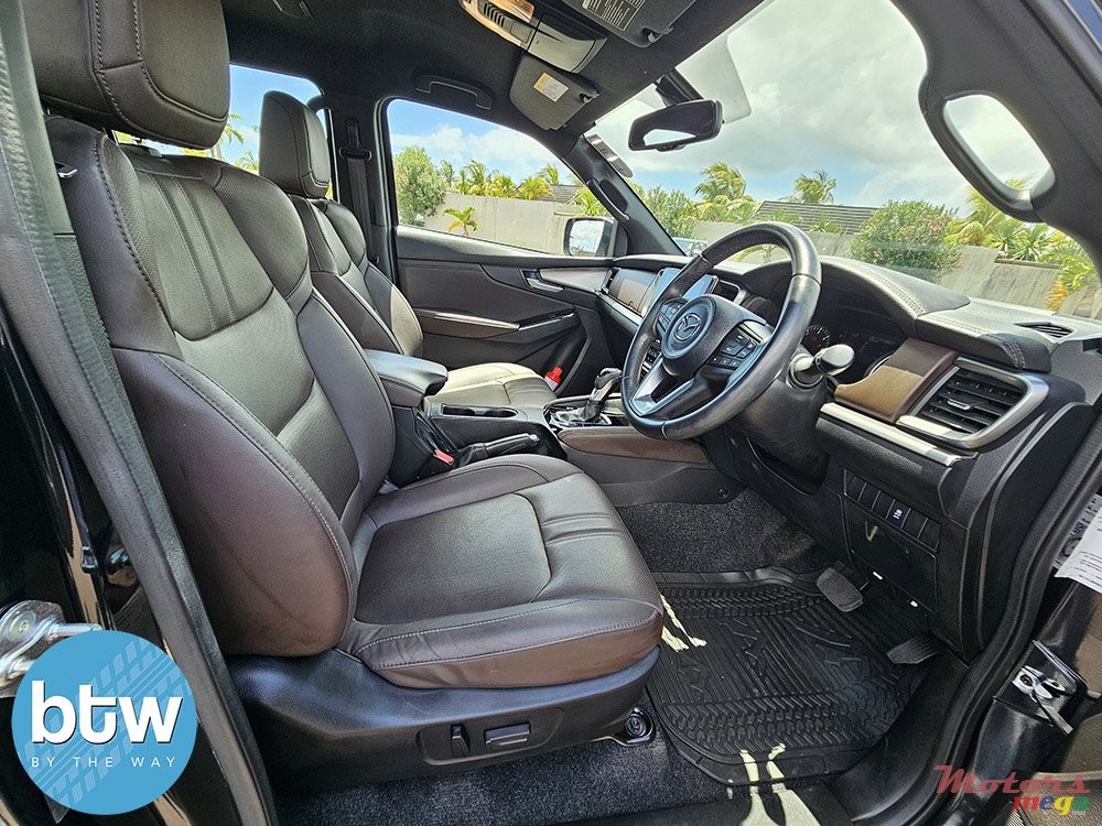2023' Mazda BT-50 SIGNATURE photo #6
