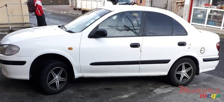 2000' Nissan N16 Full Option photo #2