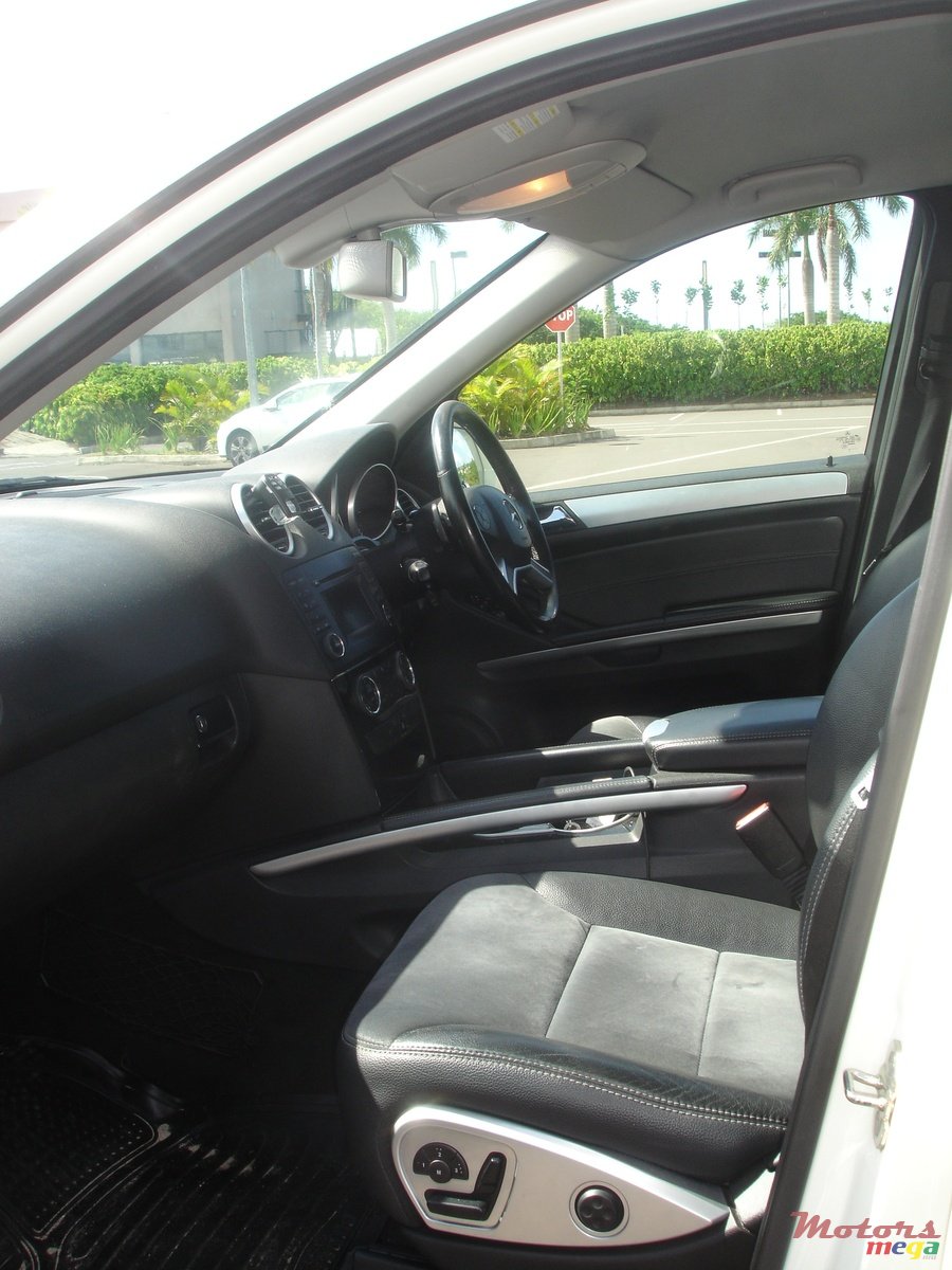 2010' Mercedes-Benz ML 350 4Matic V6 Essence  photo #7