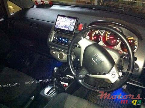 2004' Honda Fit photo #3