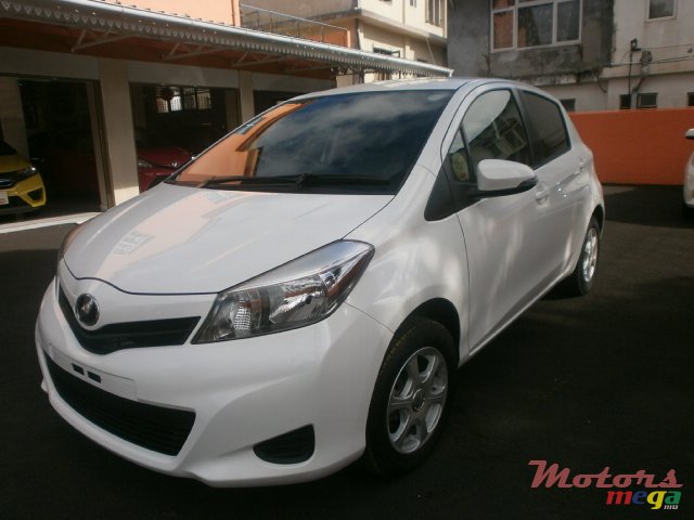 2013' Toyota Vitz photo #2