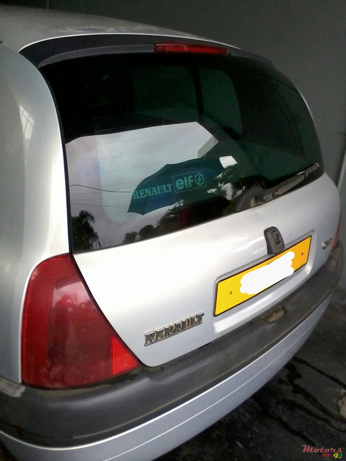 2001' Renault Clio photo #2