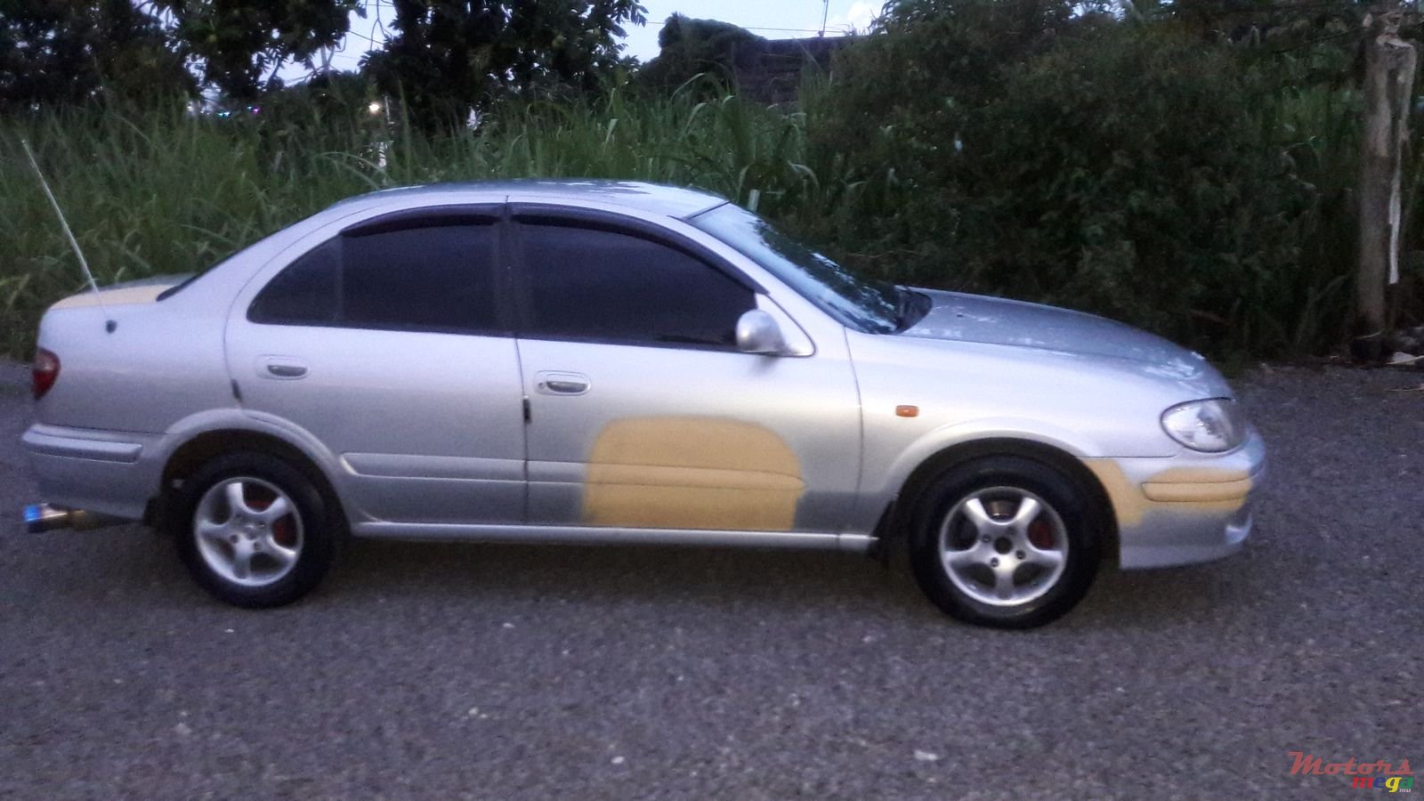 2000' Nissan Sunny photo #6