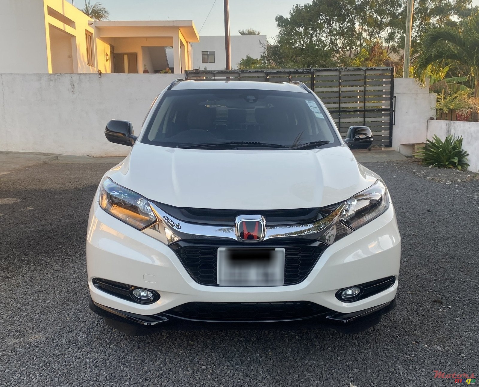 2014' Honda Vezel photo #1