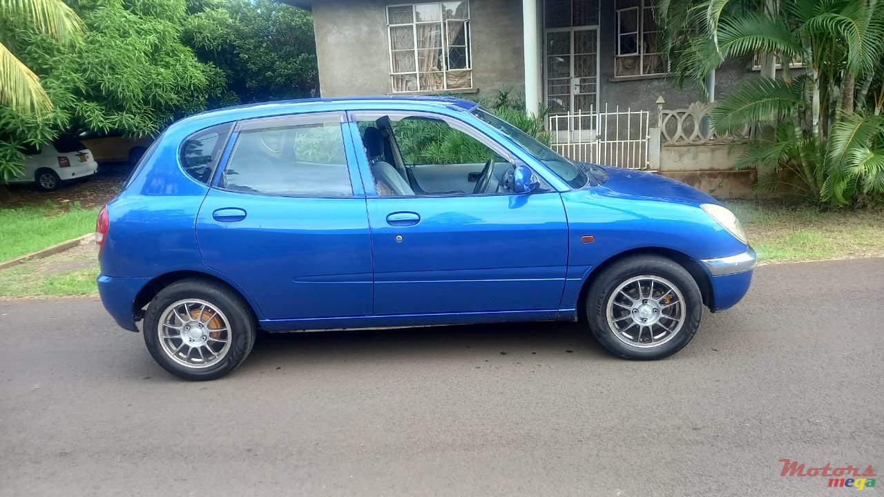 2000' Toyota photo #6