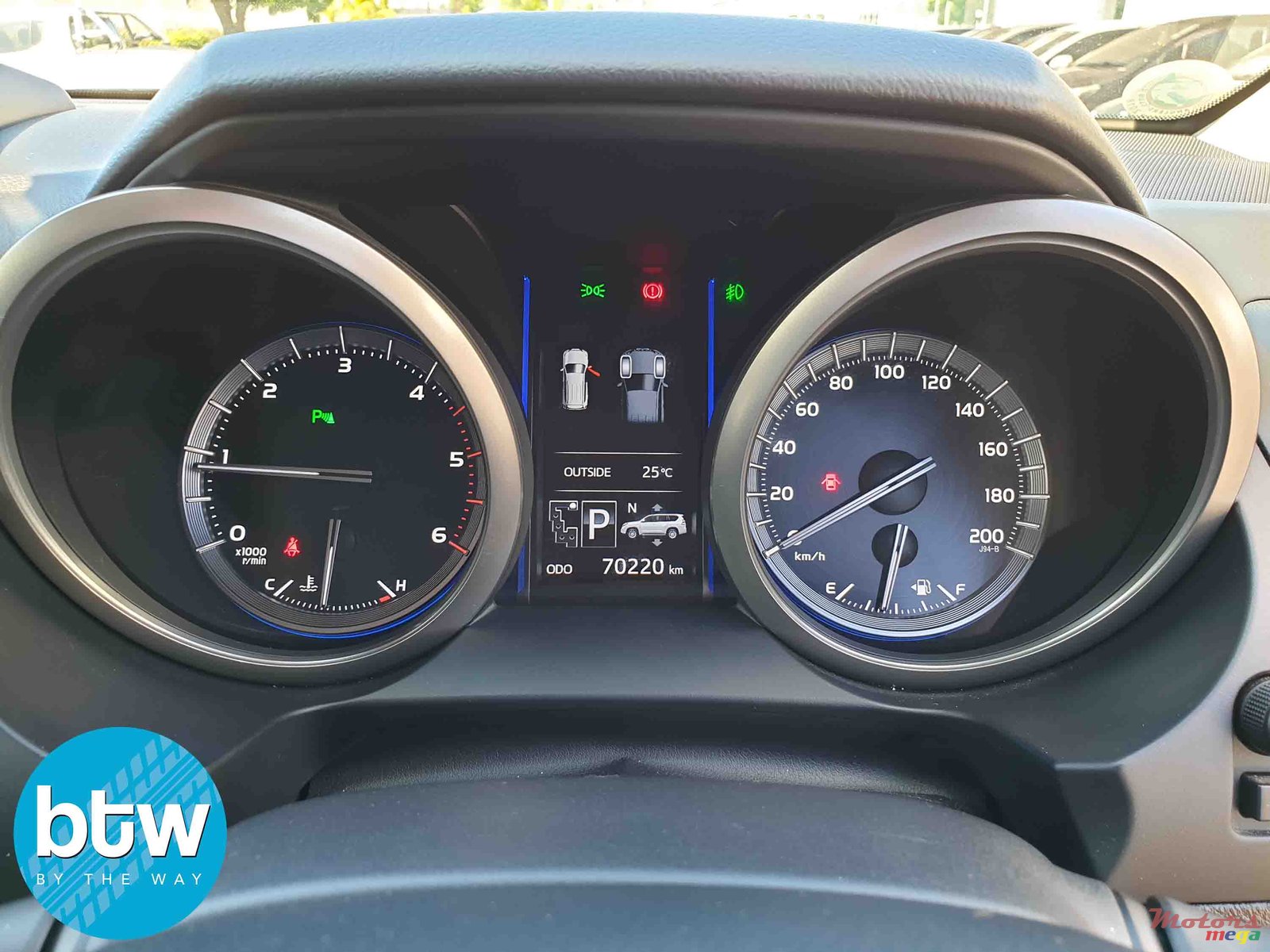 2016' Toyota Prado photo #5