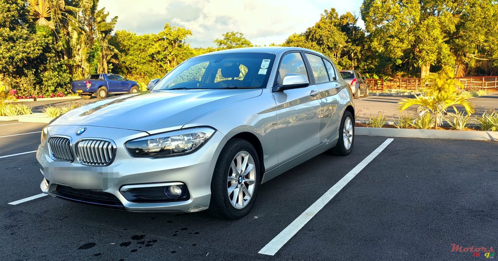 2016' BMW 118 photo #1