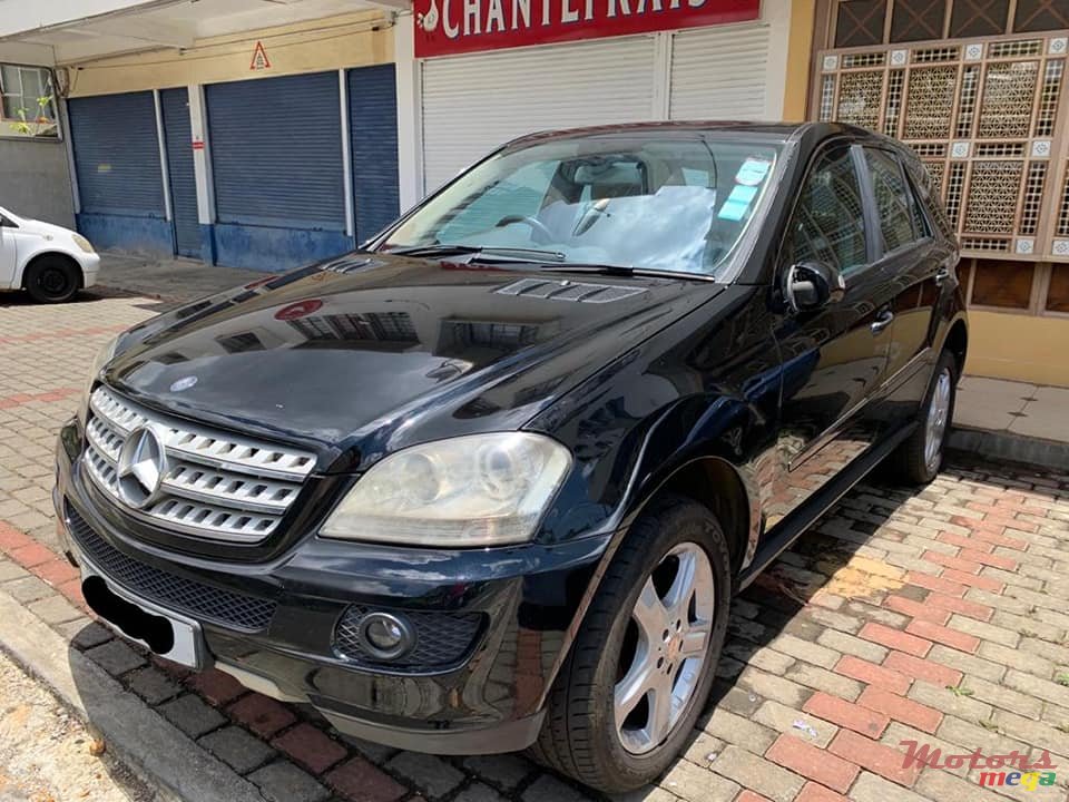 2008' Mercedes-Benz ML 320 V6 TDI photo #2
