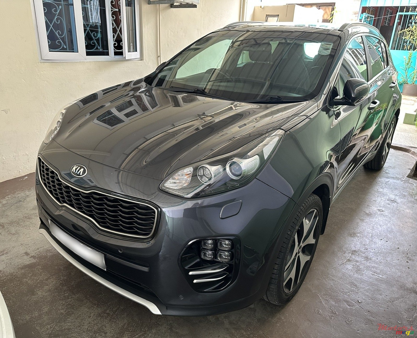2016' Kia Sportage GT LINE photo #3