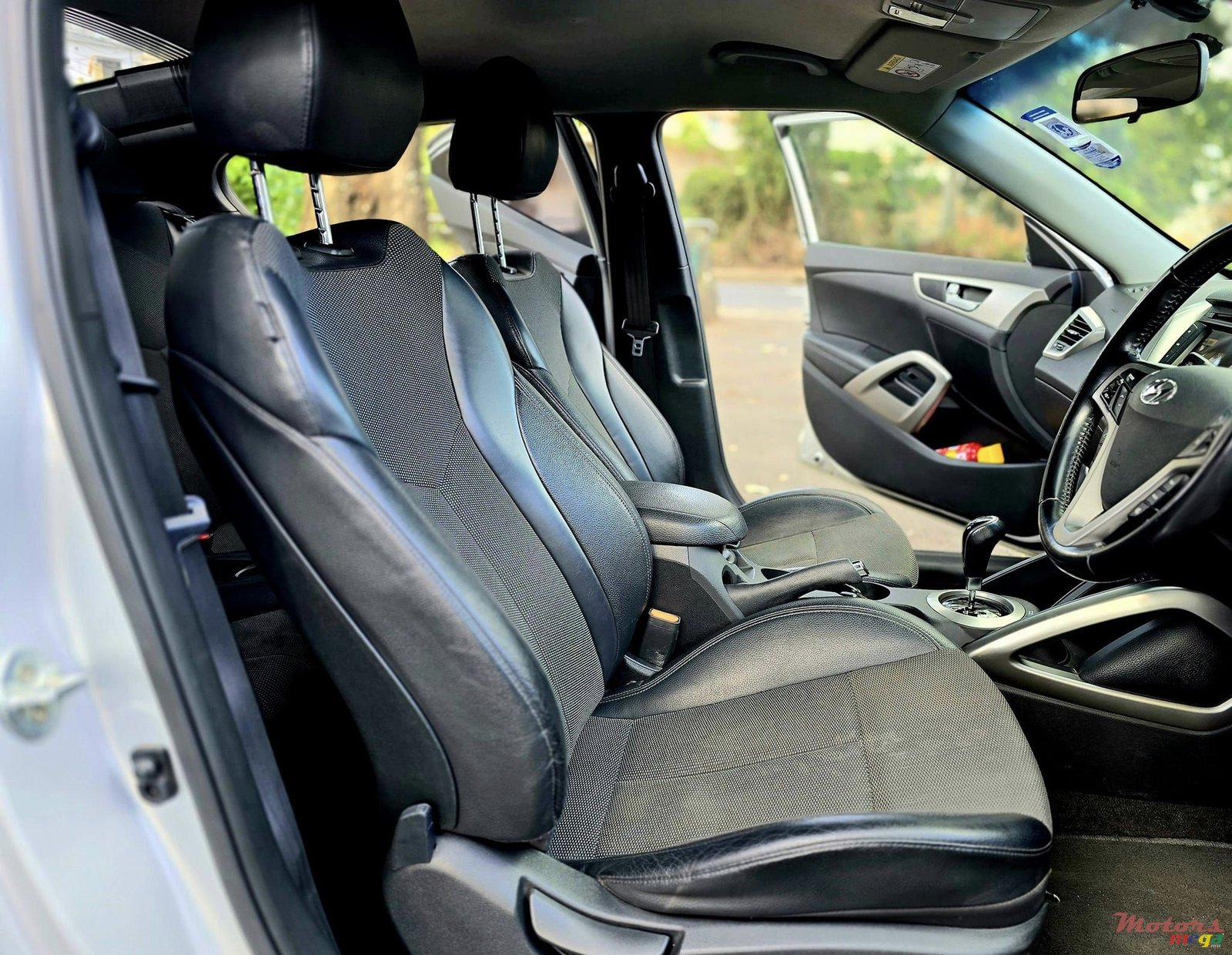 2015' Hyundai Veloster photo #5