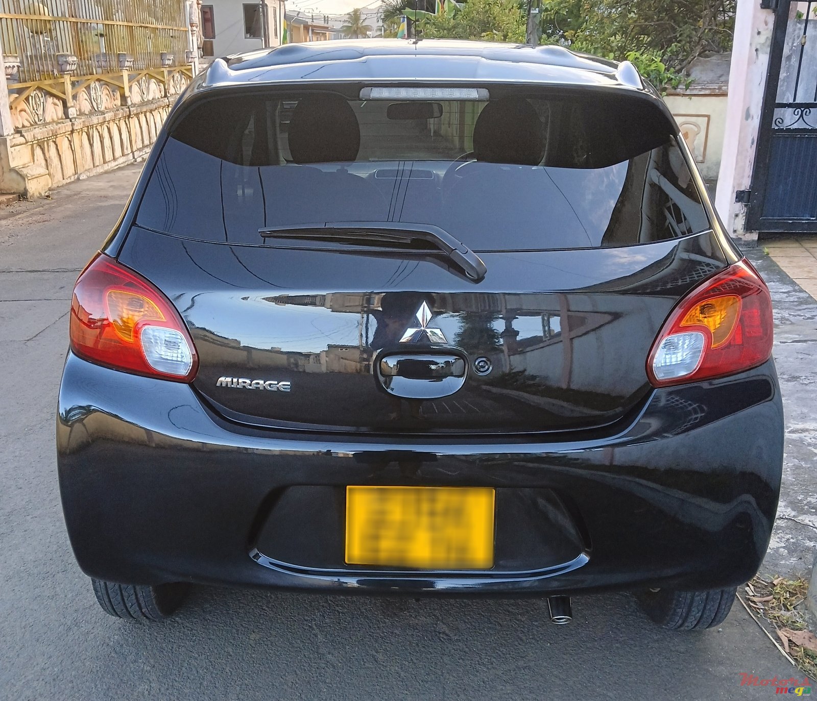 2014' Mitsubishi Mirage photo #5